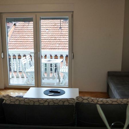 Apartman Dina Appartement Tuzla Buitenkant foto