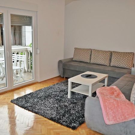 Apartman Dina Appartement Tuzla Buitenkant foto
