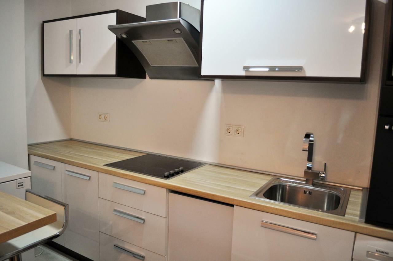 Apartman Dina Appartement Tuzla Buitenkant foto