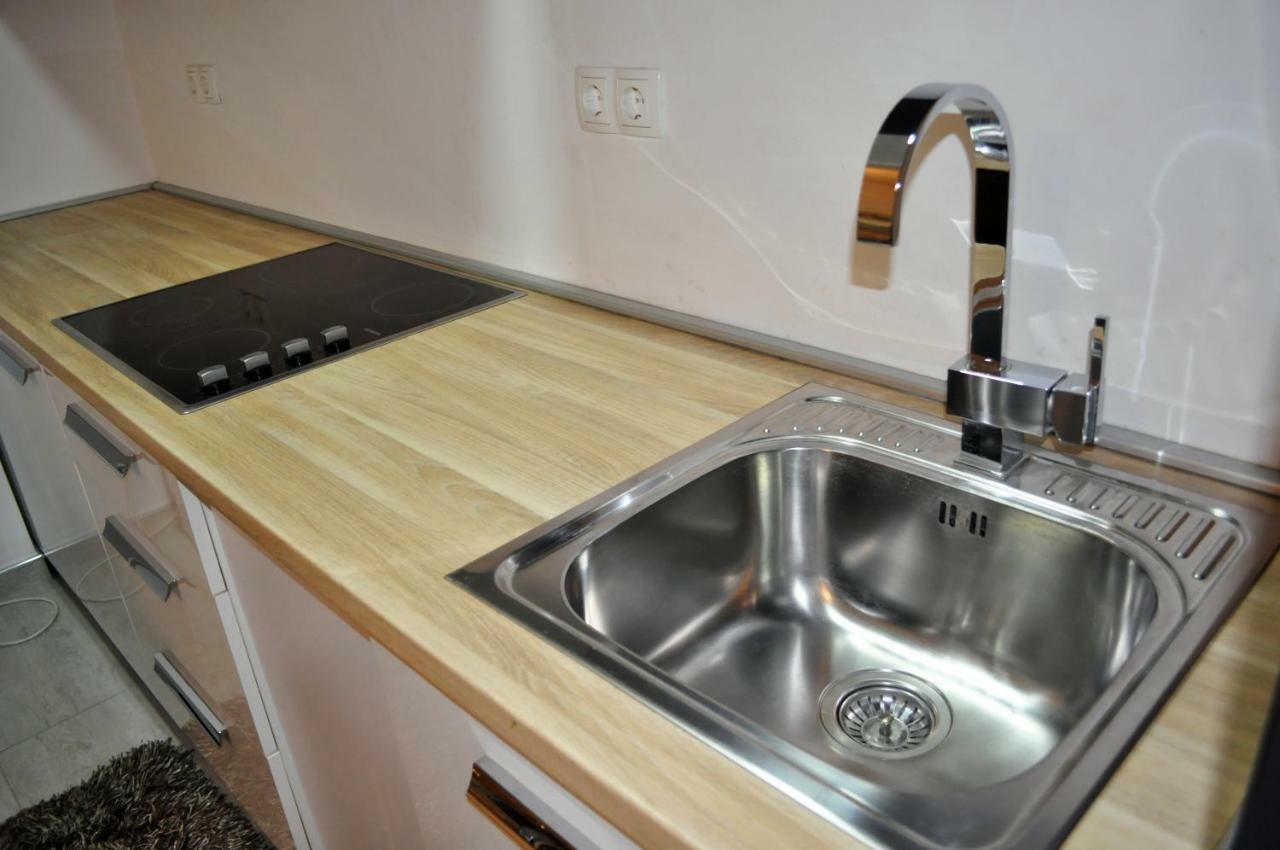 Apartman Dina Appartement Tuzla Buitenkant foto