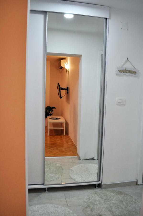 Apartman Dina Appartement Tuzla Buitenkant foto