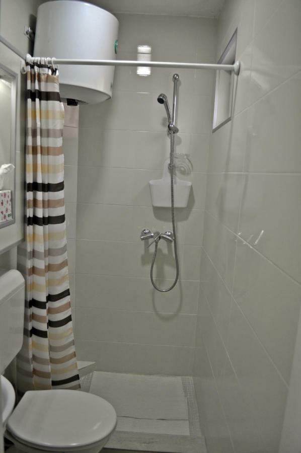 Apartman Dina Appartement Tuzla Buitenkant foto