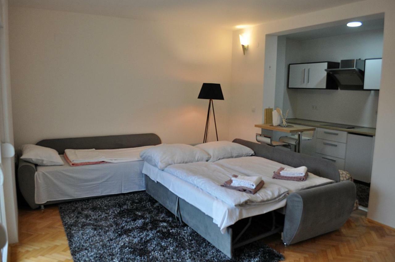 Apartman Dina Appartement Tuzla Buitenkant foto