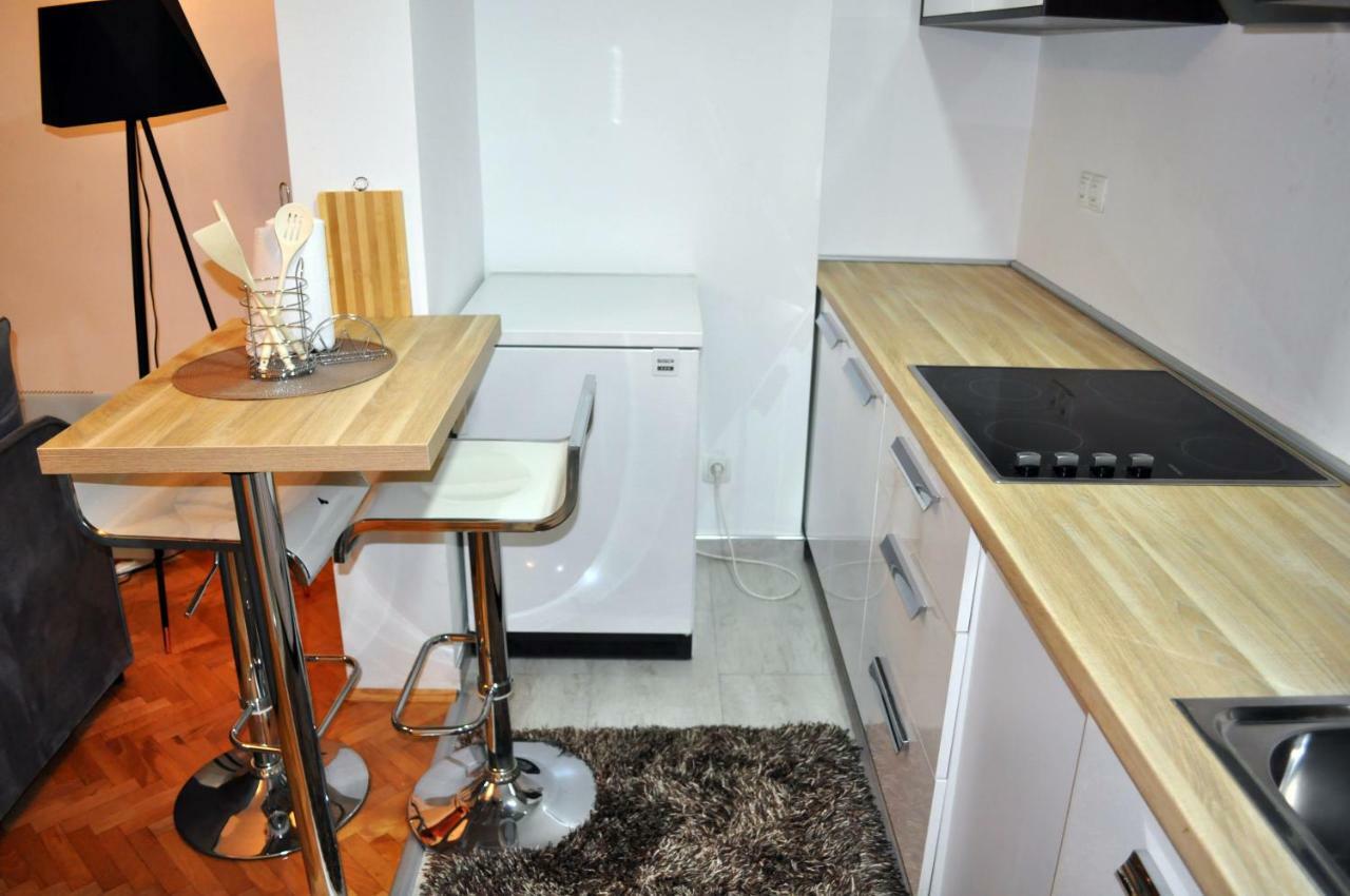 Apartman Dina Appartement Tuzla Buitenkant foto