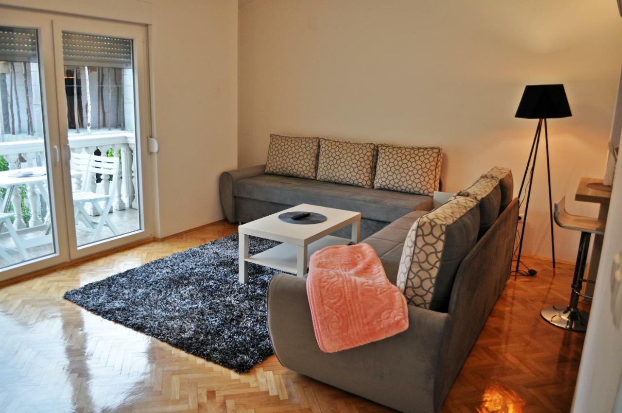 Apartman Dina Appartement Tuzla Buitenkant foto