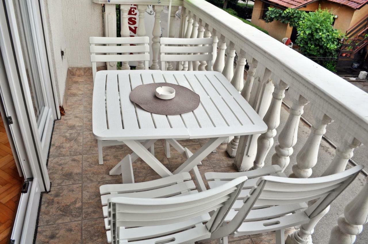 Apartman Dina Appartement Tuzla Buitenkant foto