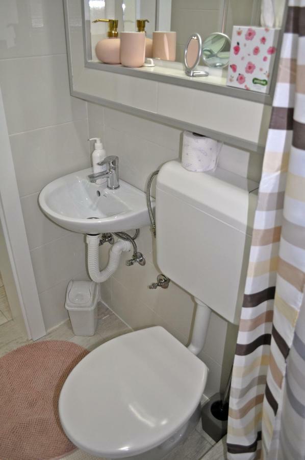 Apartman Dina Appartement Tuzla Buitenkant foto