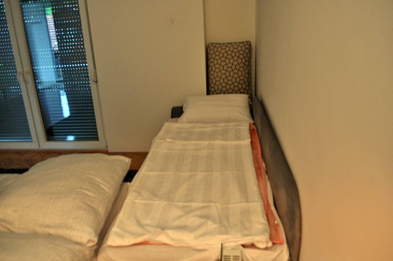 Apartman Dina Appartement Tuzla Buitenkant foto