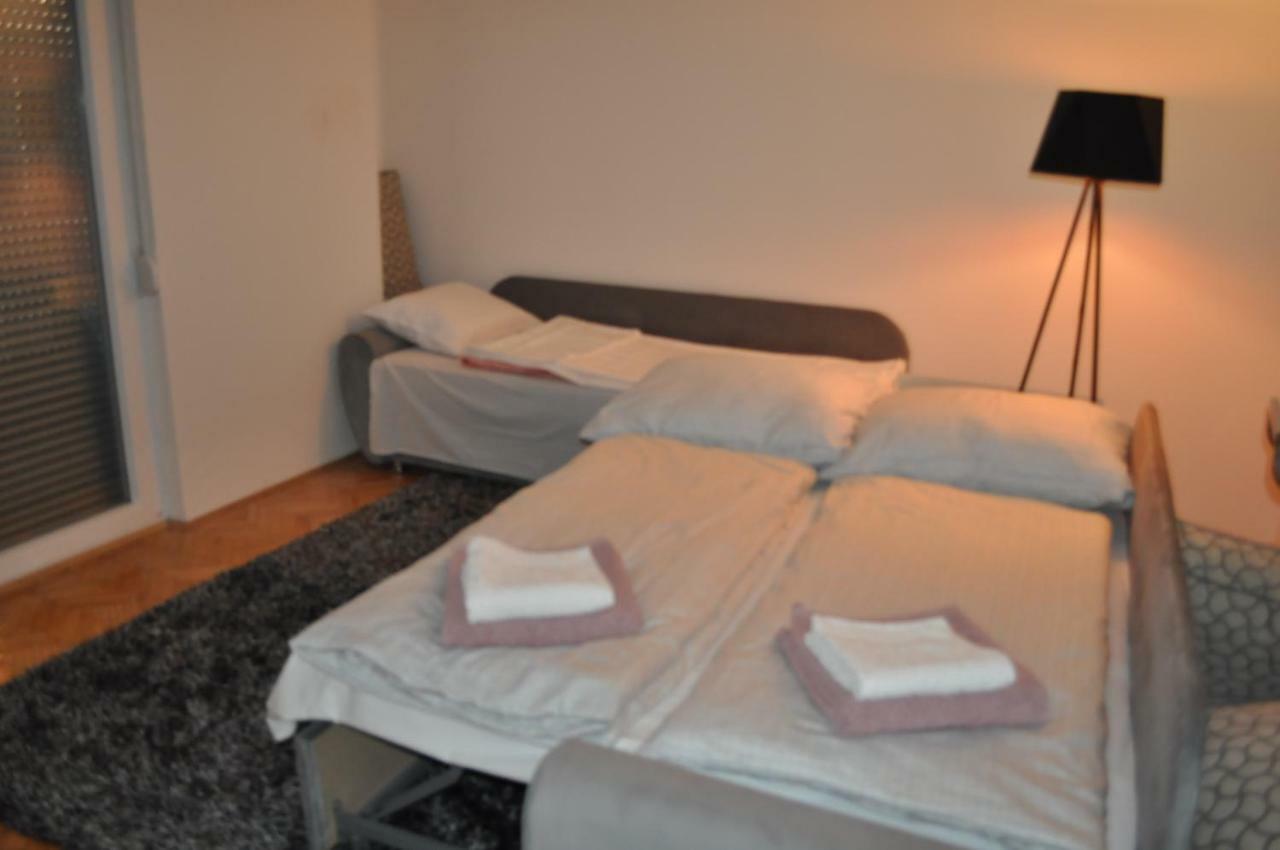 Apartman Dina Appartement Tuzla Buitenkant foto